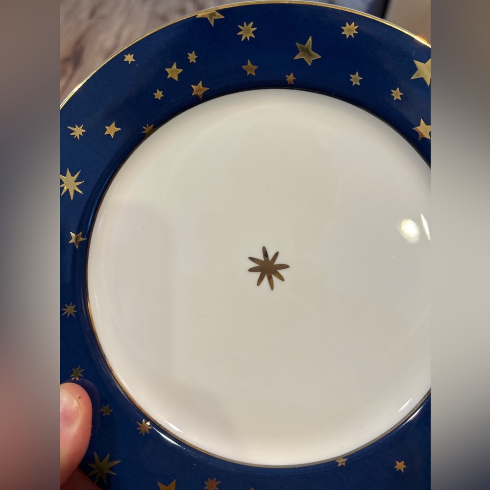 Sakura Galaxy Four 8.25 Inch Salad/Dessert/Buffet Plates Blue with Gold Stars - Picture 2 of 3